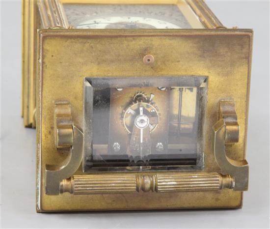 An early 20th century French quarter repeating carriage alarm clock, by Le Roy & Fils, Palais Royale, height 7in.